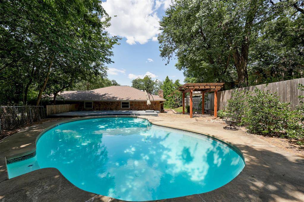 1600 Ridgecrest RD, Edmond, OK 73013