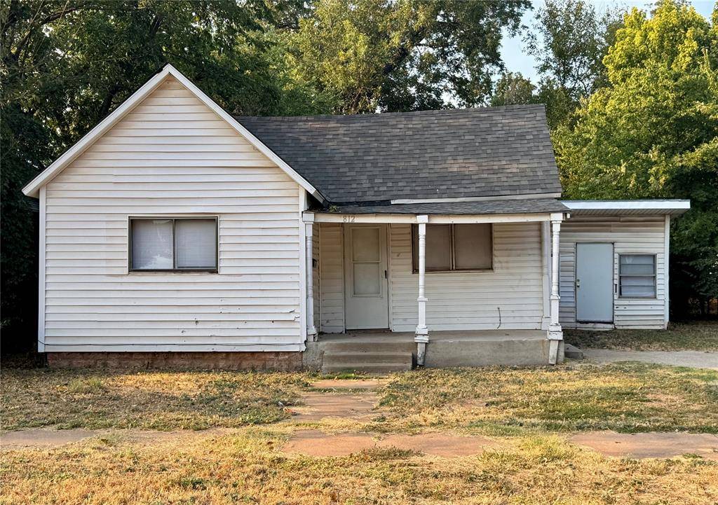 812 W Colorado AVE, Chickasha, OK 73018