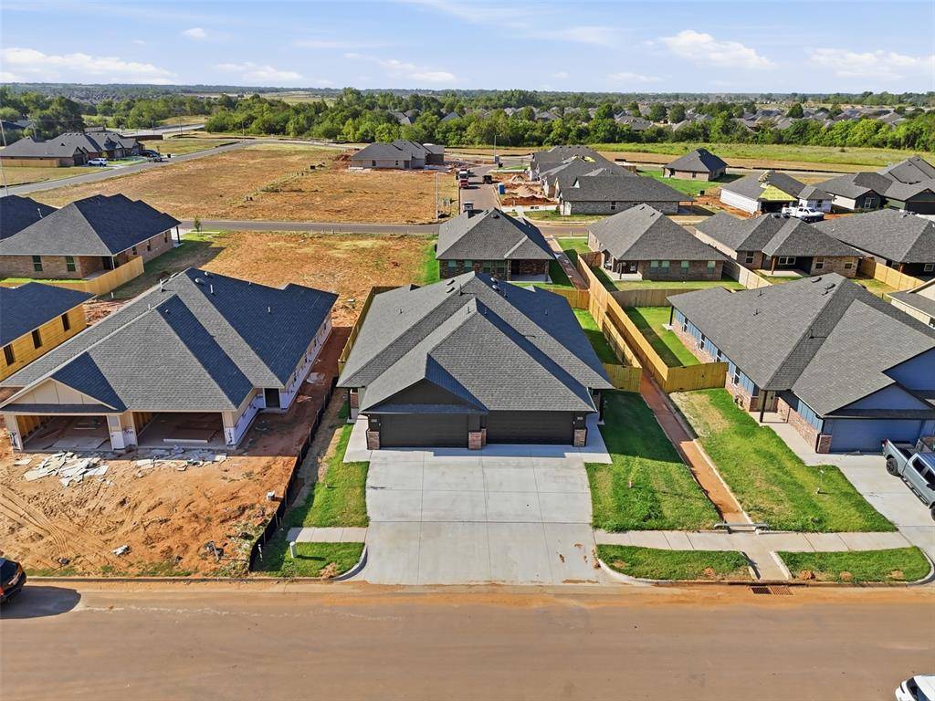 10616 SW 17th TER, Yukon, OK 73099