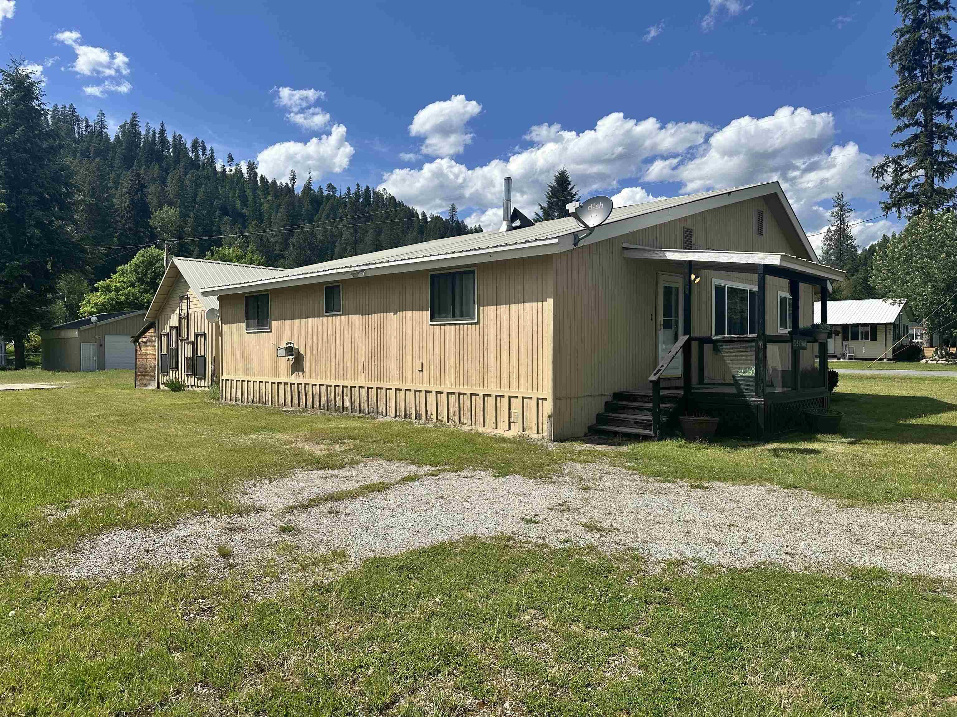 102 S 8th Ave, Ione, WA 99139