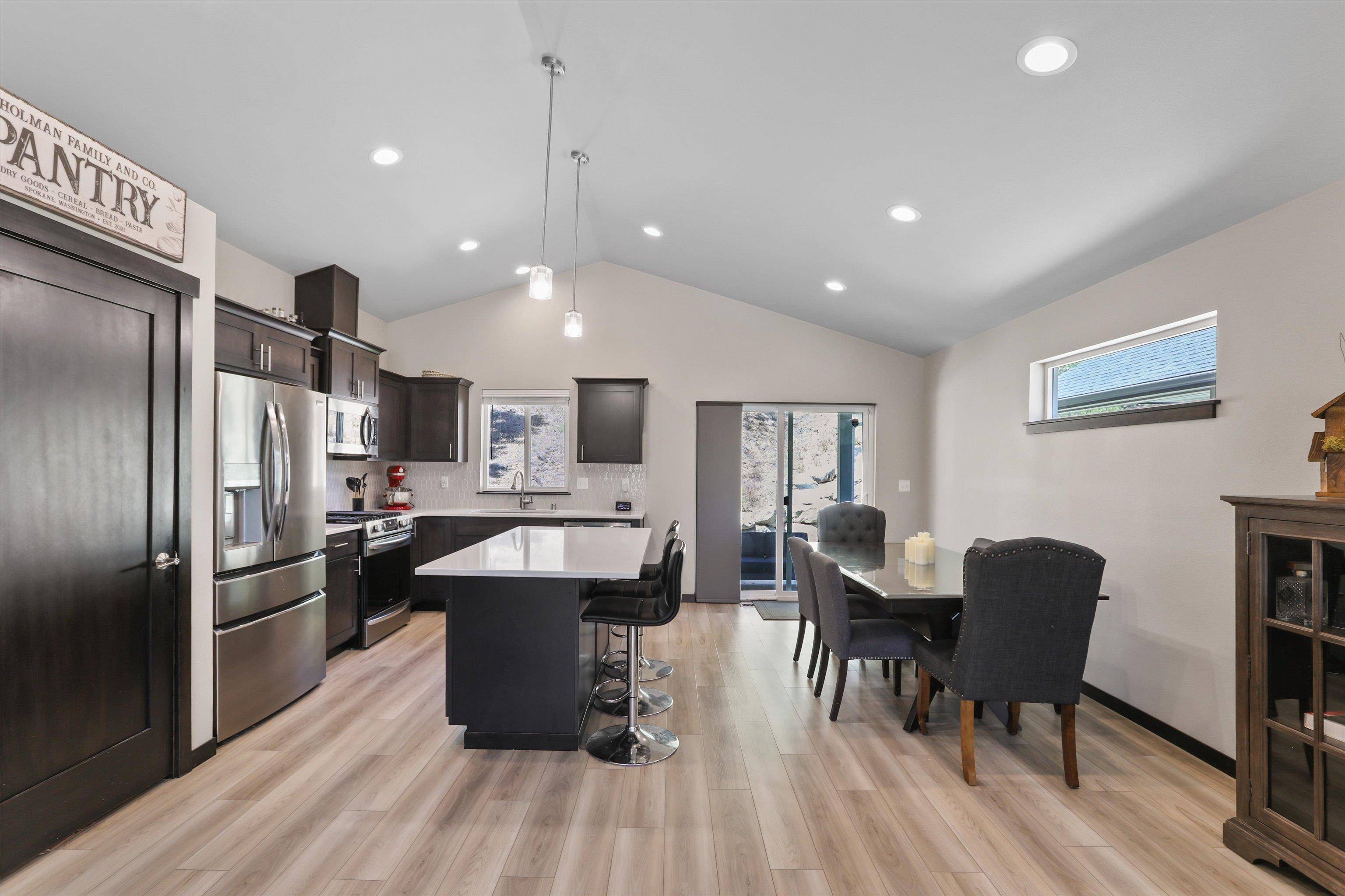 16105 N Gleneden Dr, Spokane, WA 99208