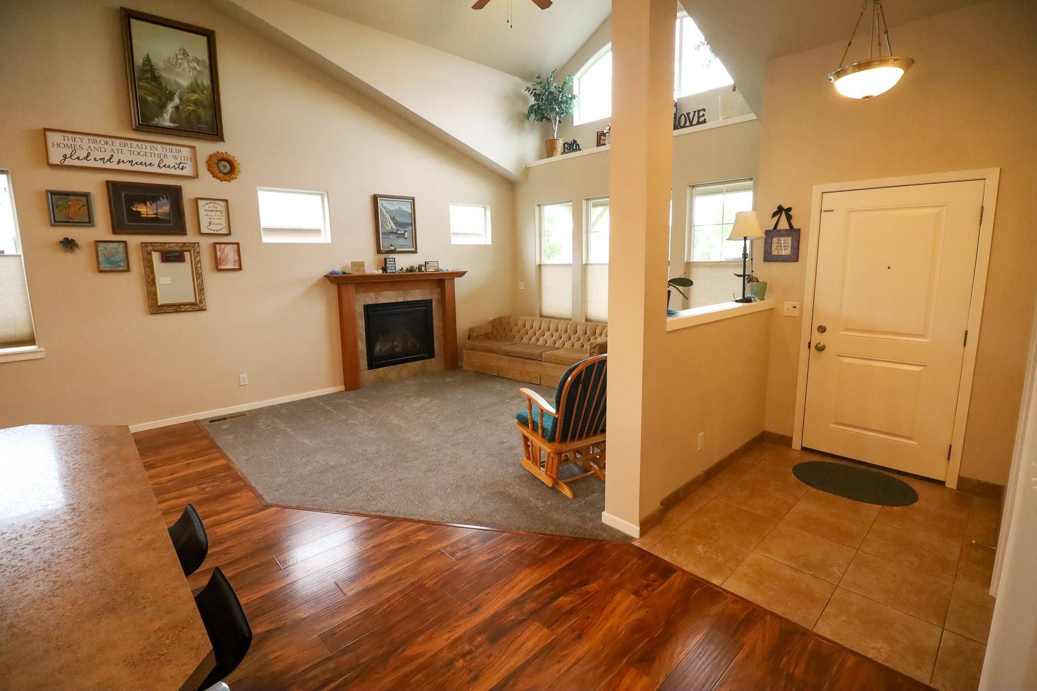 325 E Parker Ct, Colbert, WA 99005