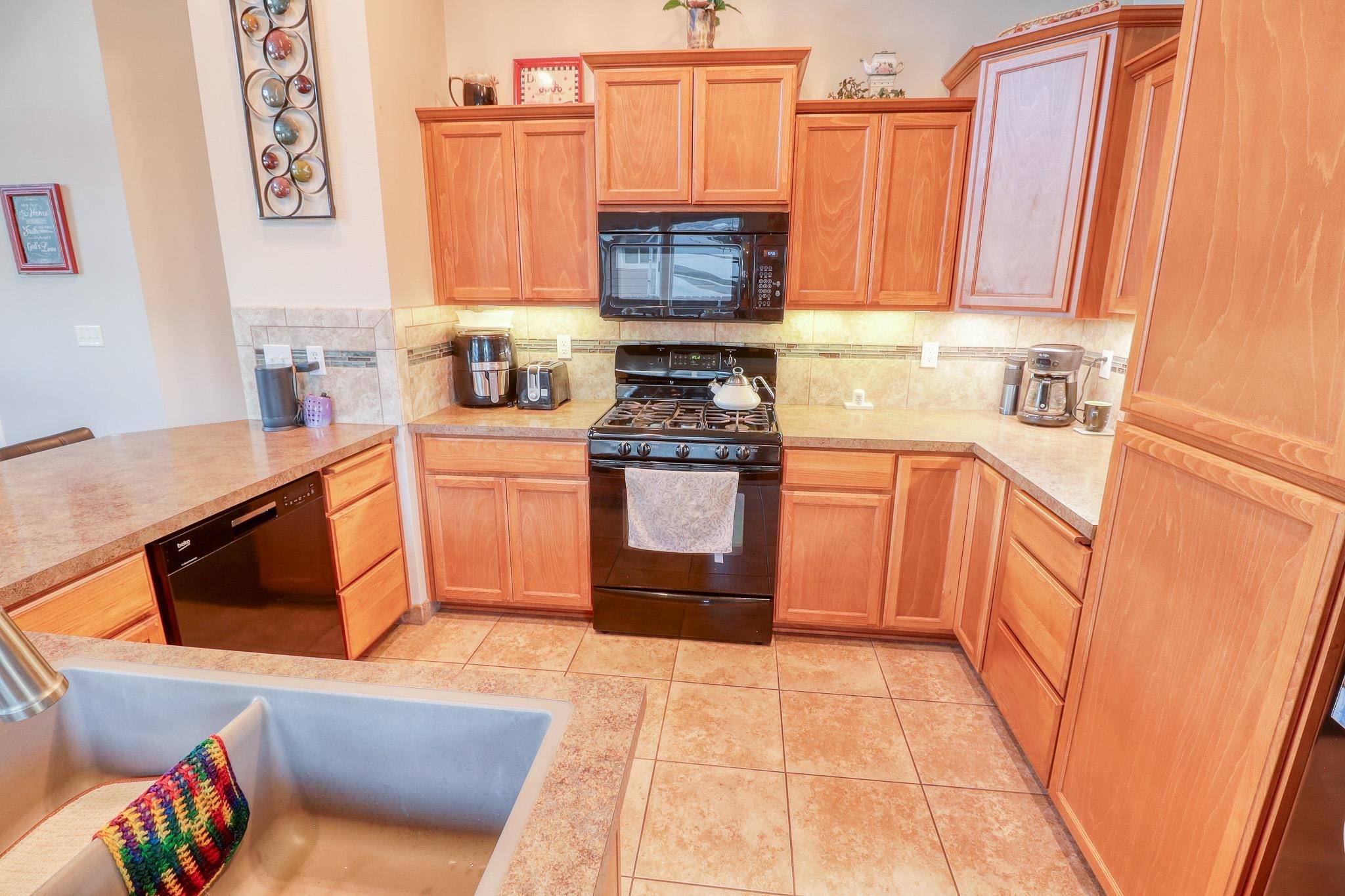 325 E Parker Ct, Colbert, WA 99005