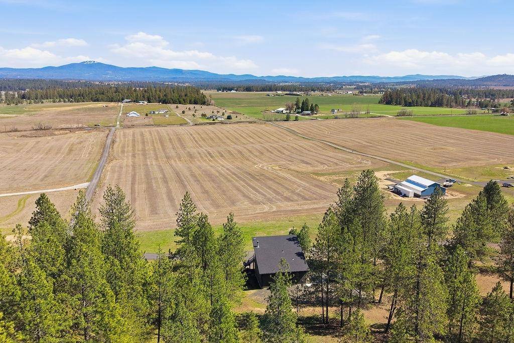 26435 N Spotted Rd, Deer Park, WA 99006