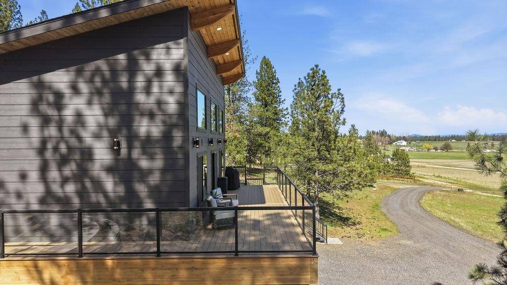26435 N Spotted Rd, Deer Park, WA 99006