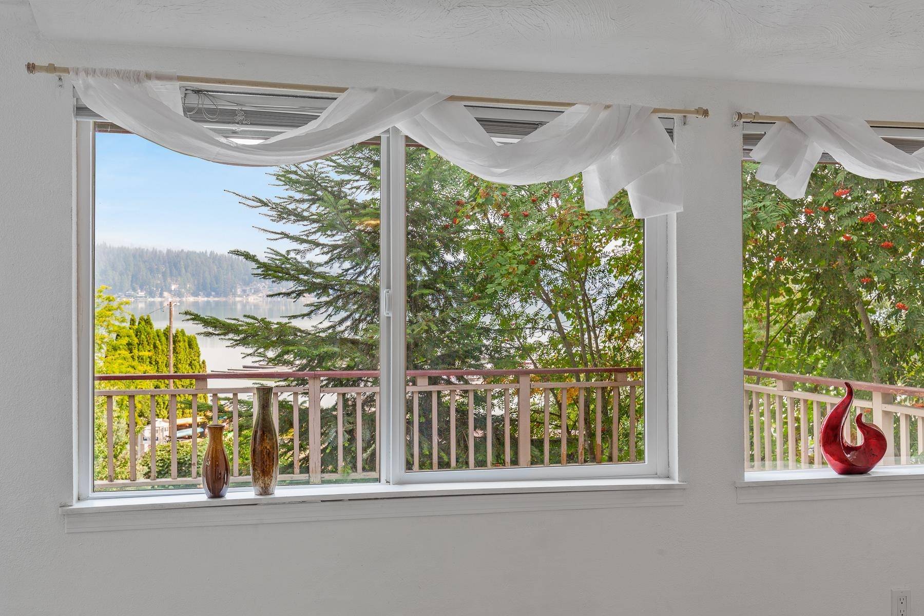 11661 N Honeymoon Bay Rd, Newman Lake, WA 99025