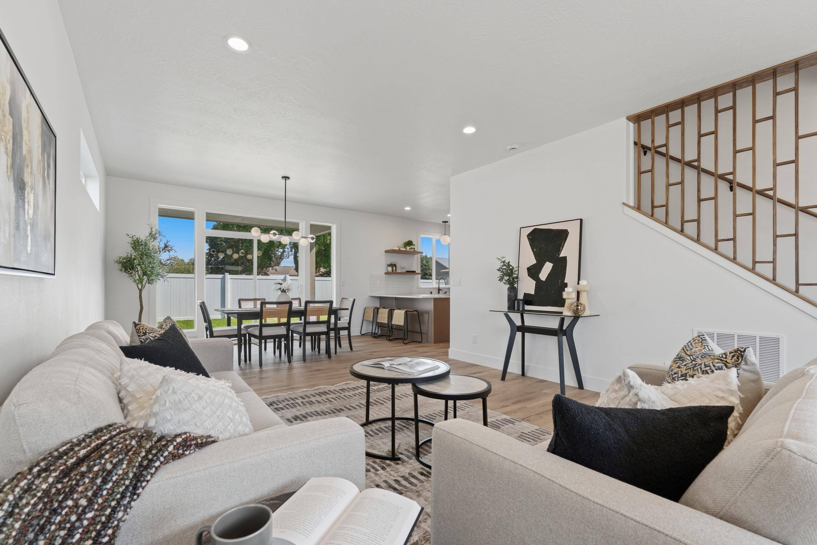 504 N Moen Ln, Greenacres, WA 99016