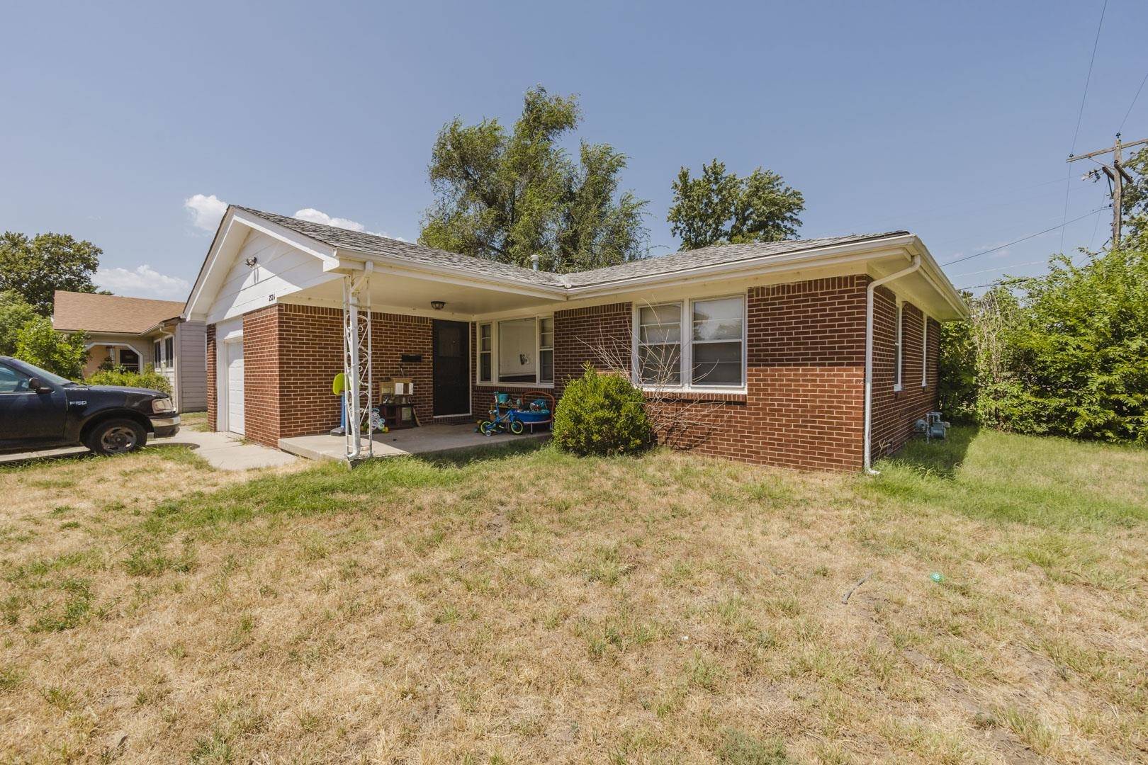 2524 W Columbine, Wichita, KS 67204