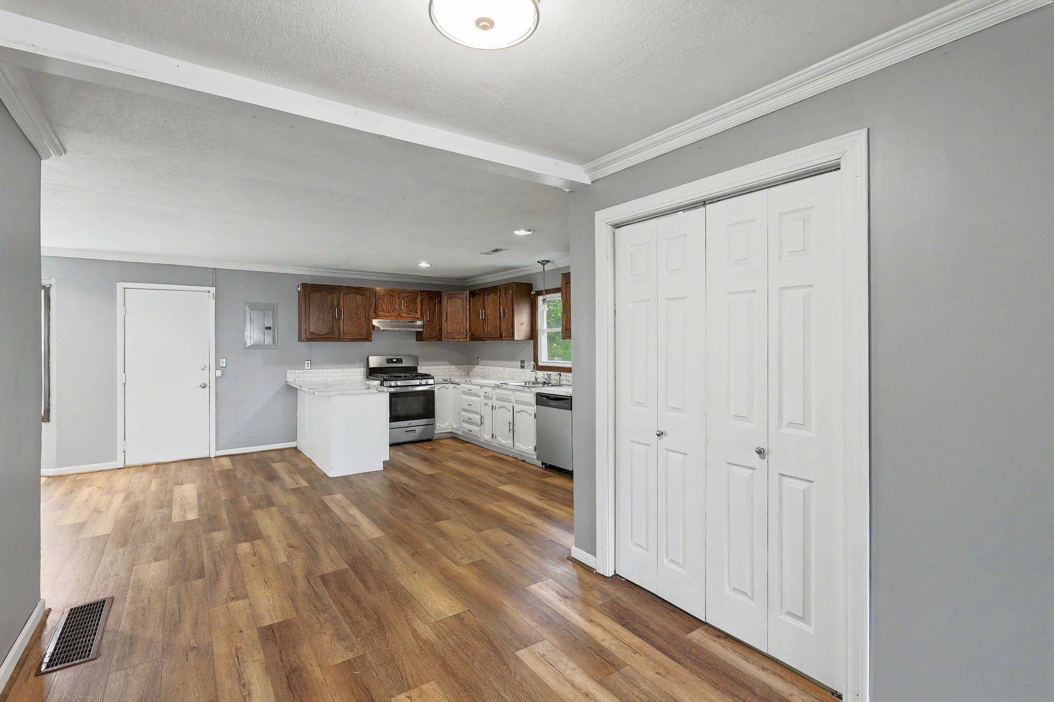 2746 N Iva, Wichita, KS 67220