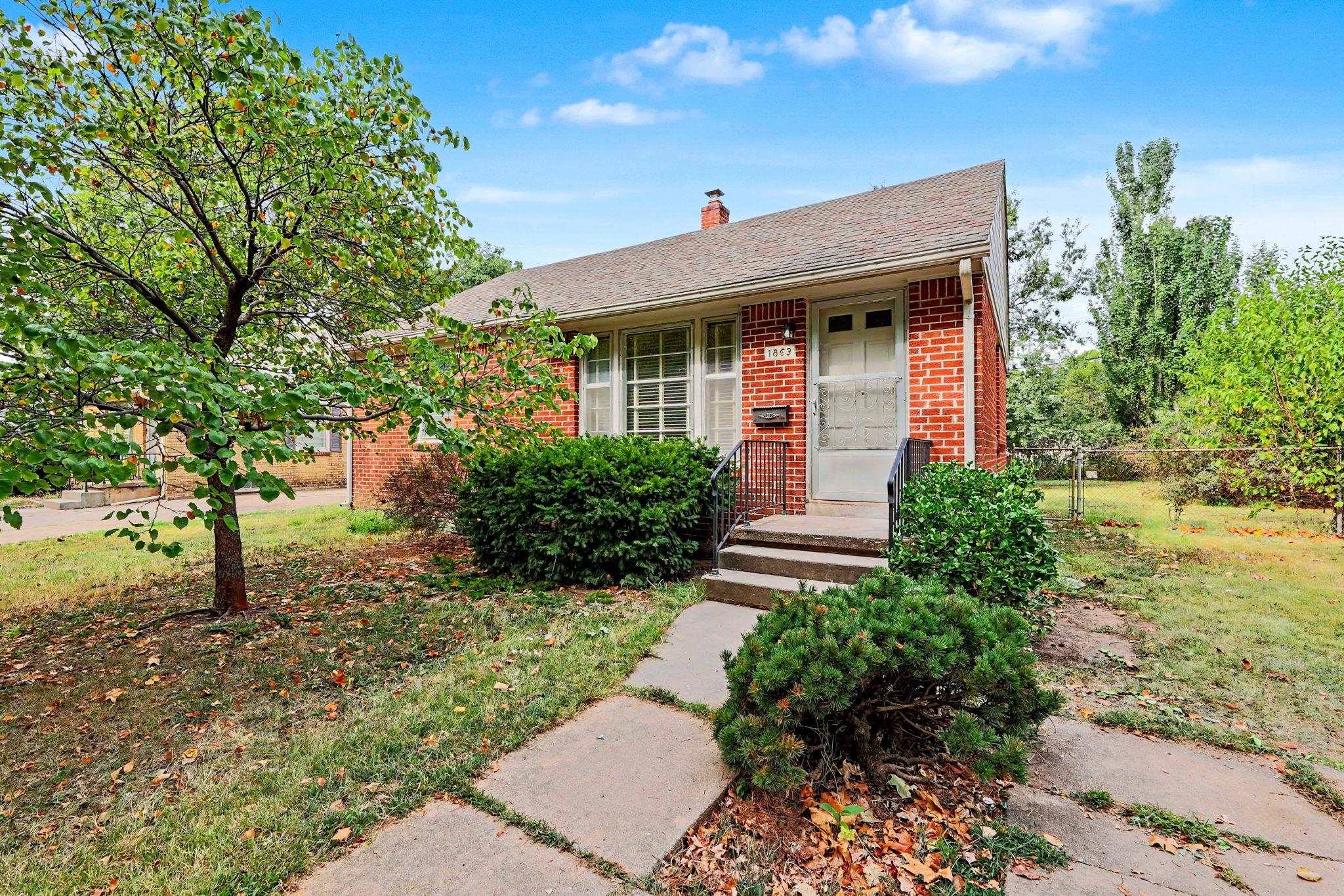 1863 S Parkwood, Wichita, KS 67218