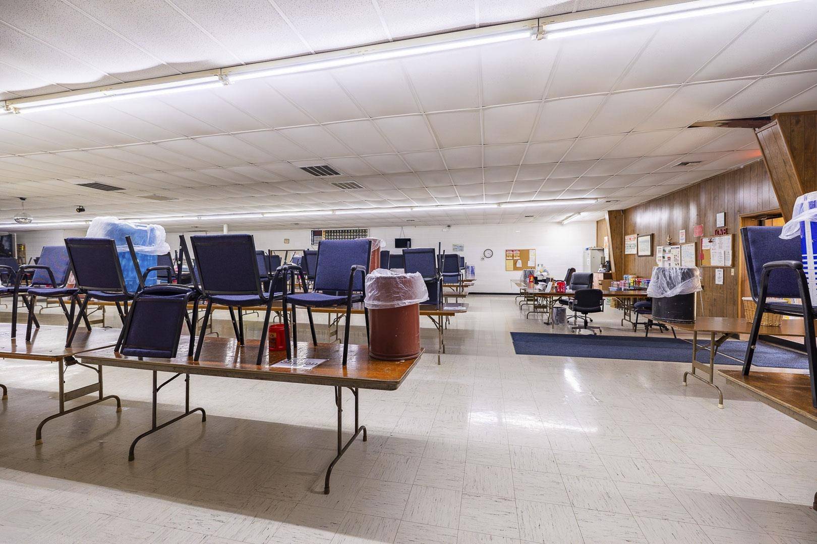 2206 & 2402 E 101st, Valley Center, KS 67147