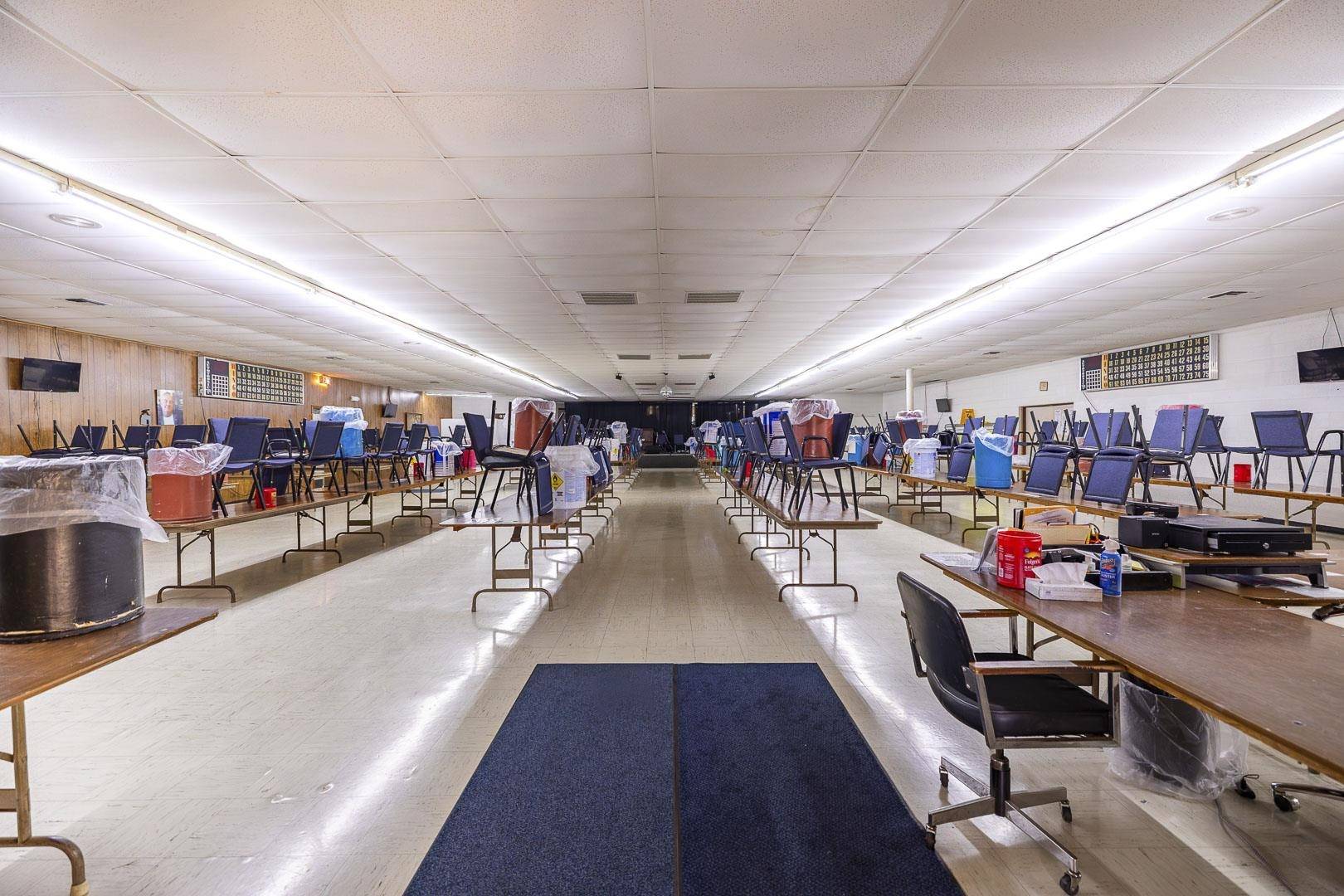 2206 & 2402 E 101st, Valley Center, KS 67147