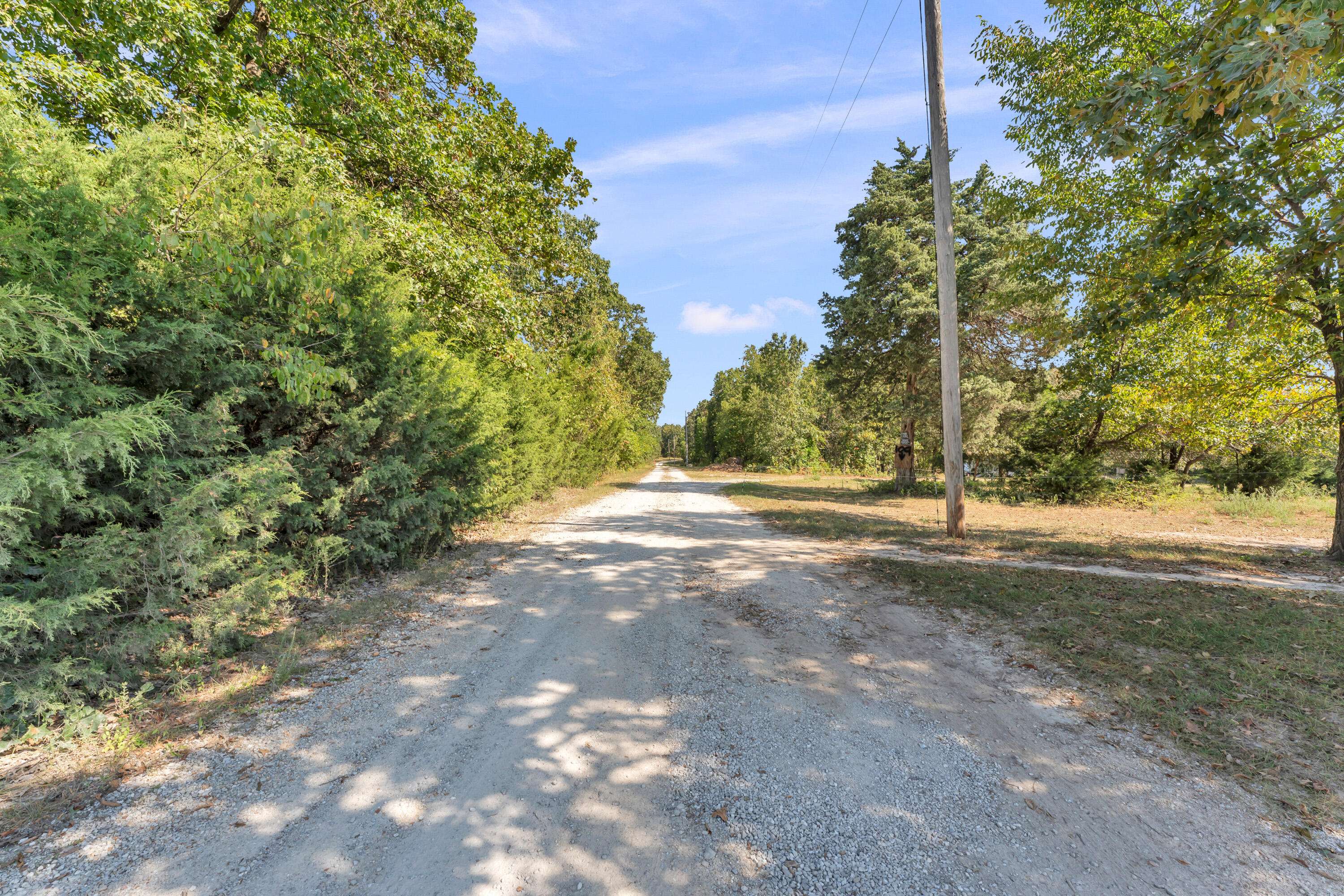 107 Candlewood RD, Buffalo, MO 65622