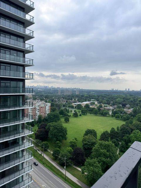 4010 Eglinton AVE W #1807, Toronto W09, ON M9A 0G5