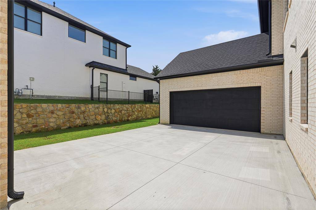 145 Sawgrass Drive, Heath, TX 75032