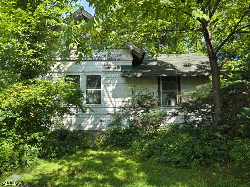 2 Hewlett Rd, Montville Twp., NJ 07082