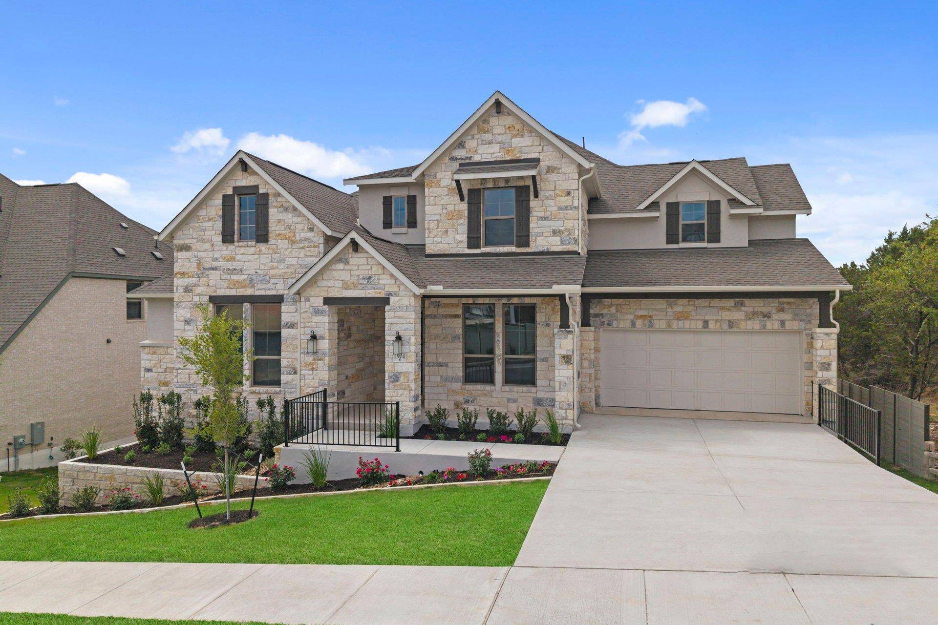 1904 Crimson Sunset DR, Georgetown, TX 78628