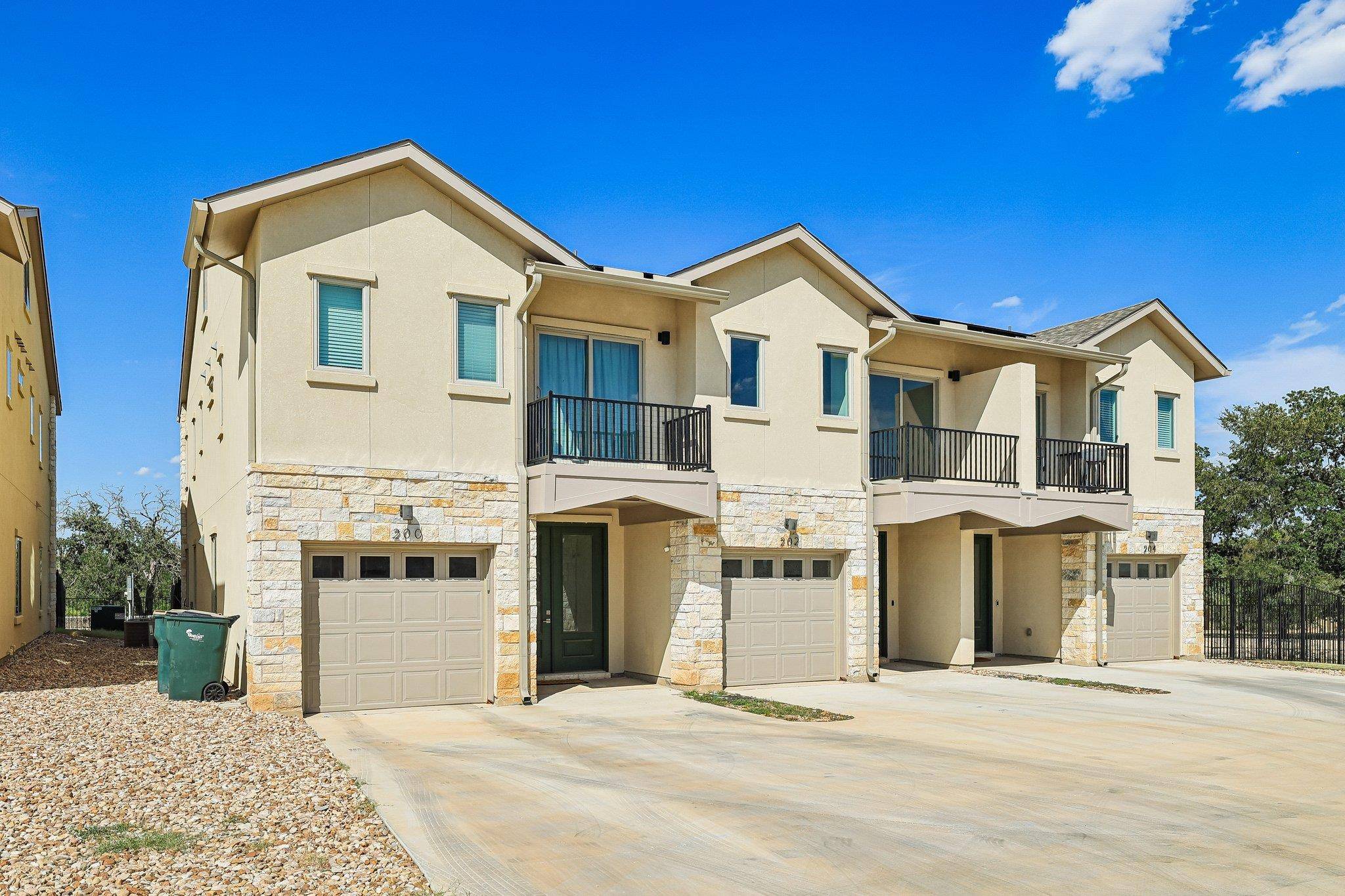 202 Tesla CIR, Round Rock, TX 78681