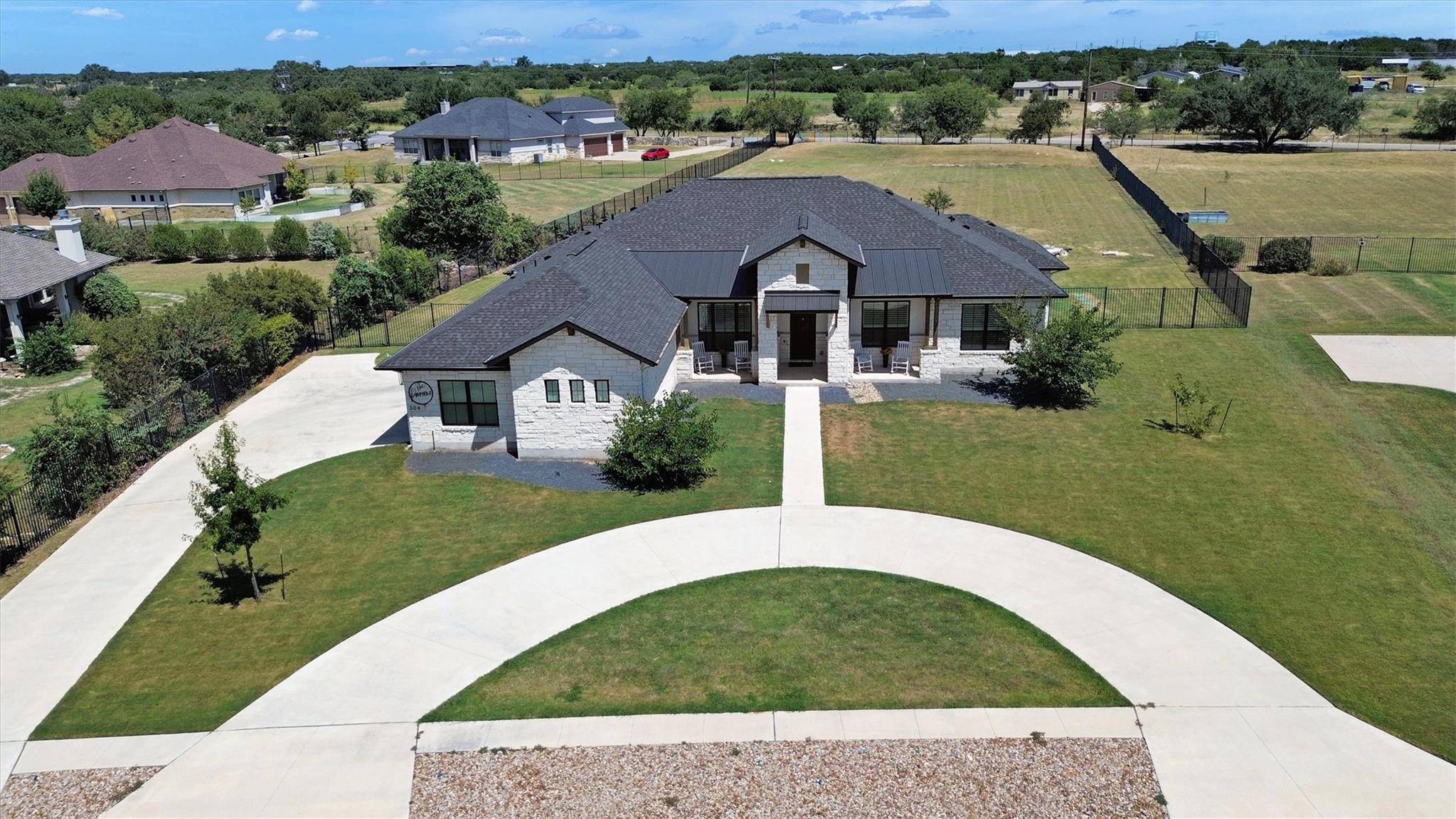 304 Buffalo TRL, Liberty Hill, TX 78642
