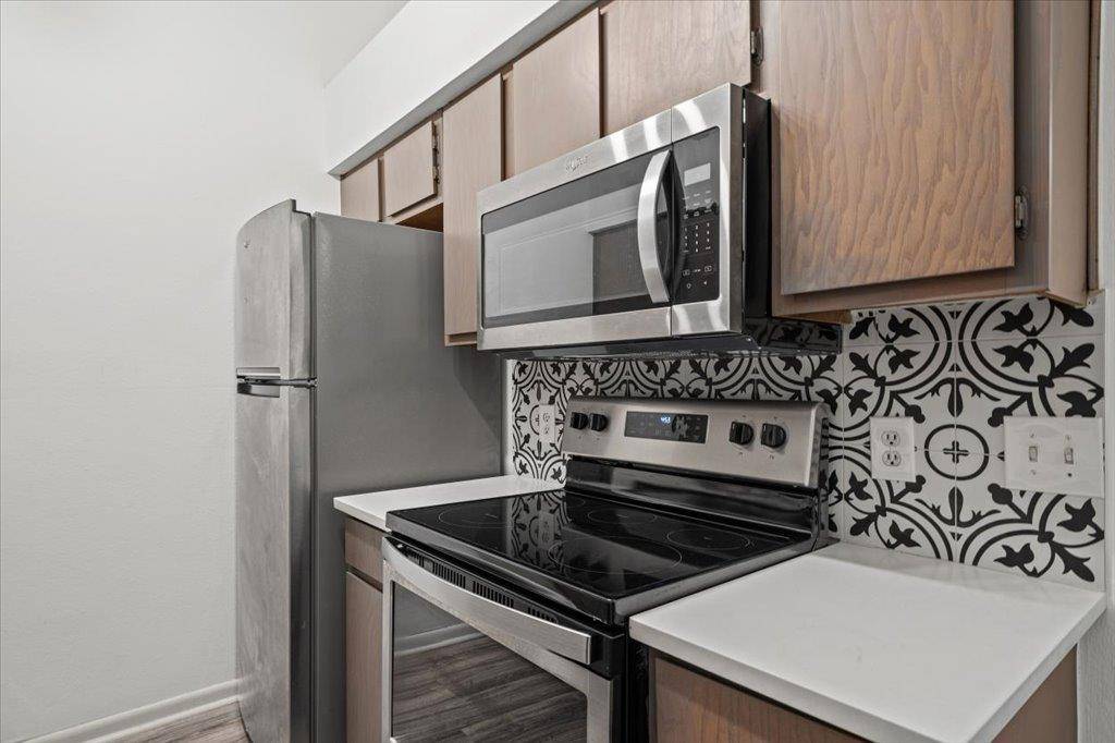 1705 Crossing PL #114, Austin, TX 78741
