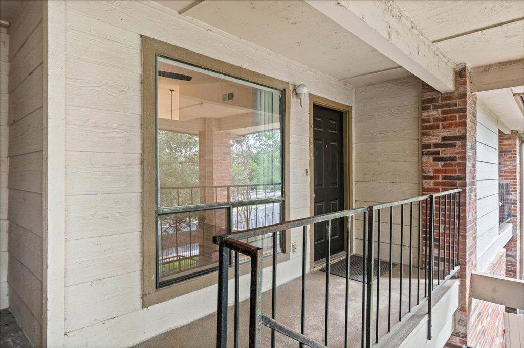 1705 Crossing PL #114, Austin, TX 78741