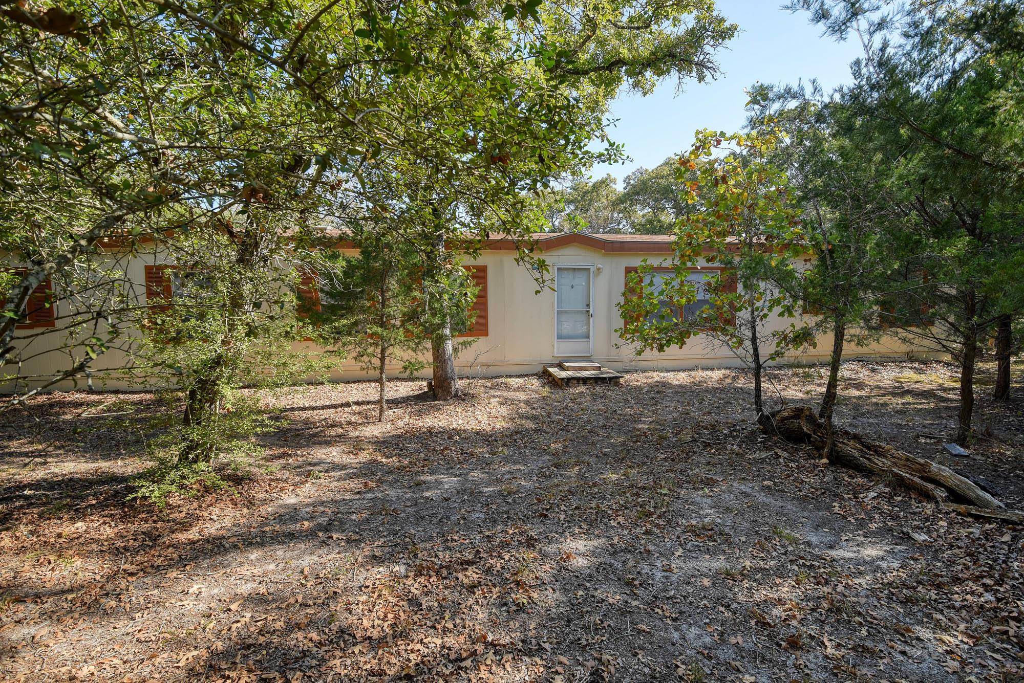 181 Lockwood RD, Red Rock, TX 78662