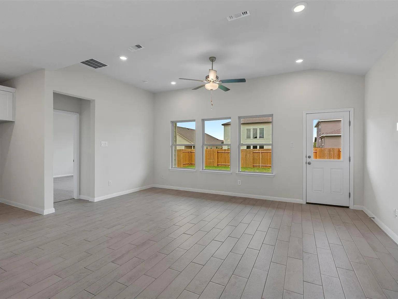 145 Comet Pointe DR, Georgetown, TX 78628