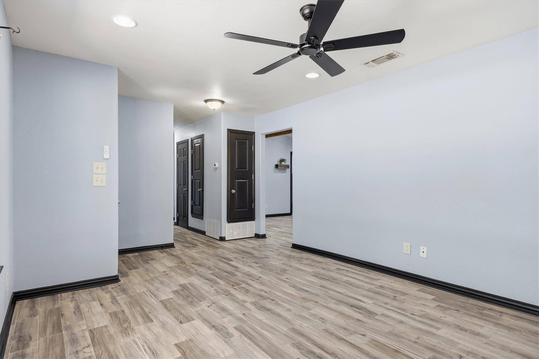 1011 Serenada DR, Georgetown, TX 78628