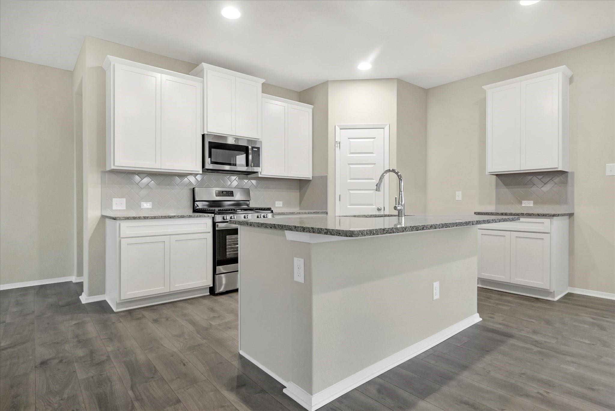 135 Lyndon DR, San Marcos, TX 78666