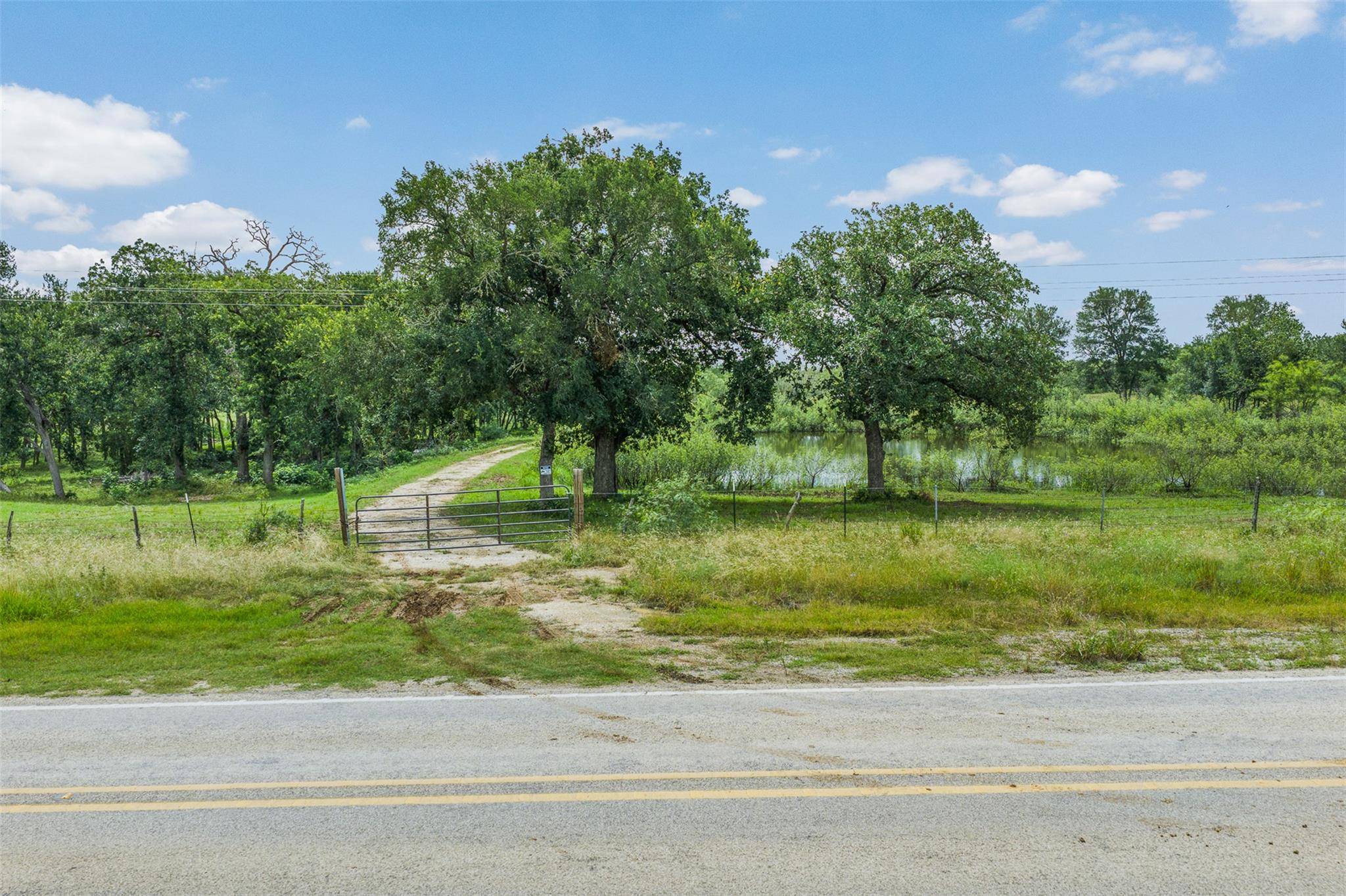 401 Fm 672, Dale, TX 78616