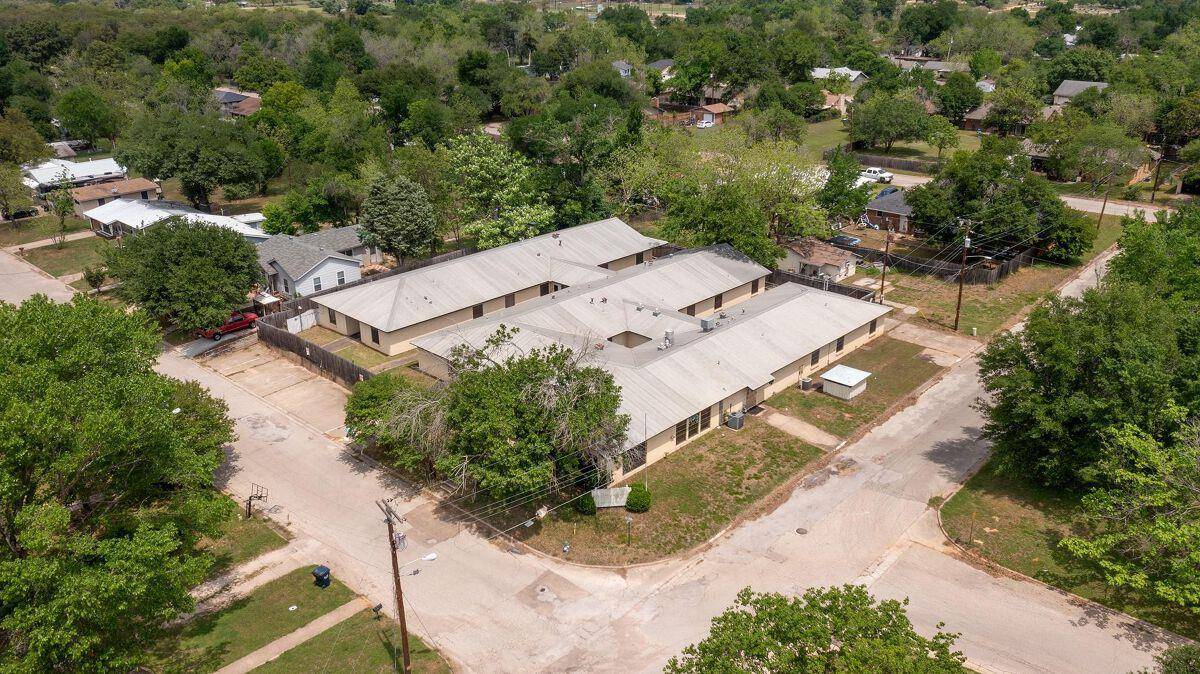 700 Dyer ST, Rockdale, TX 76567
