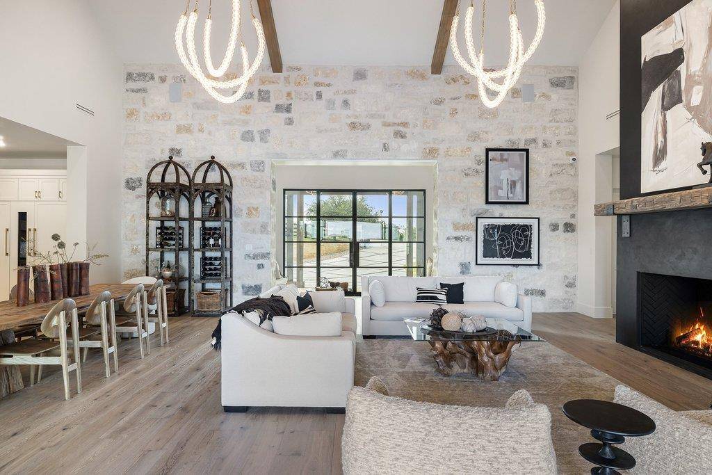 27031 Haynie Flat RD, Spicewood, TX 78669