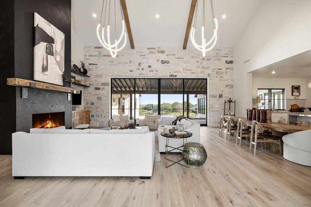 27031 Haynie Flat RD, Spicewood, TX 78669