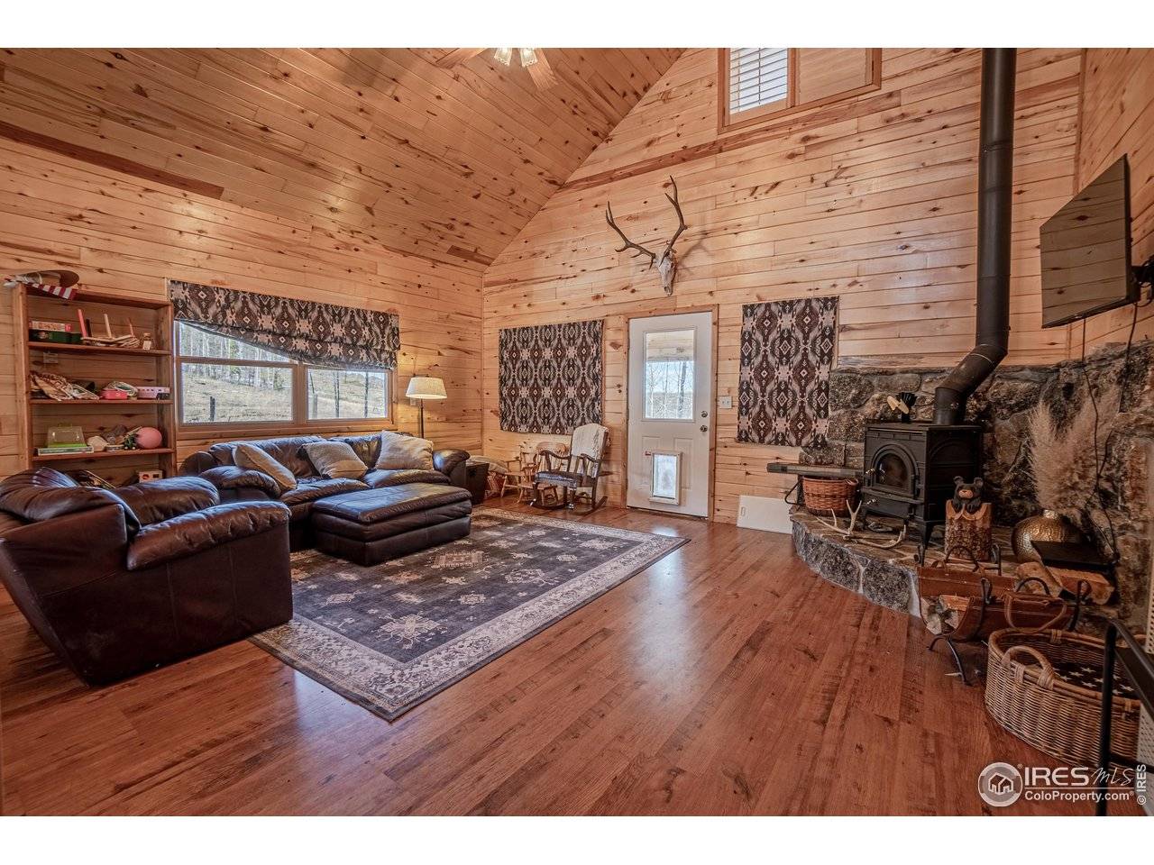 1055 Granite, Bellvue, CO 80512