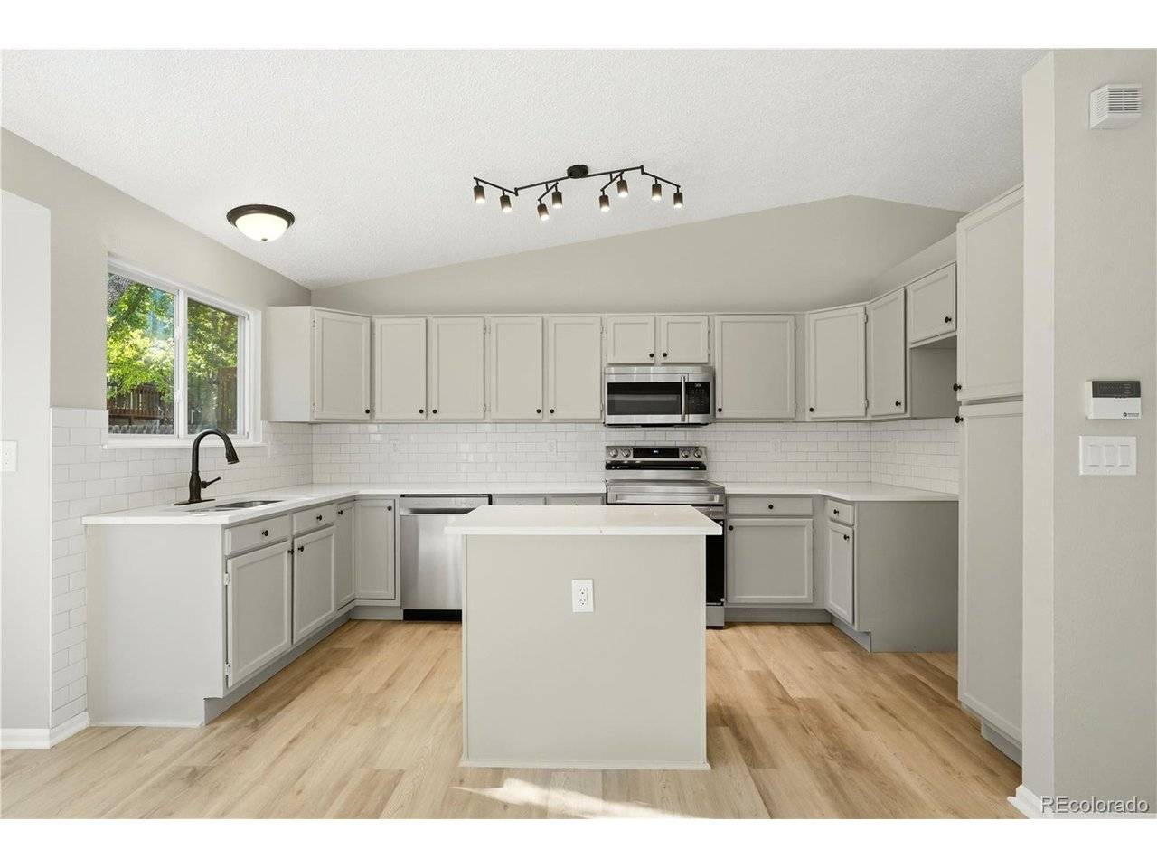 5566 S Ireland, Aurora, CO 80015