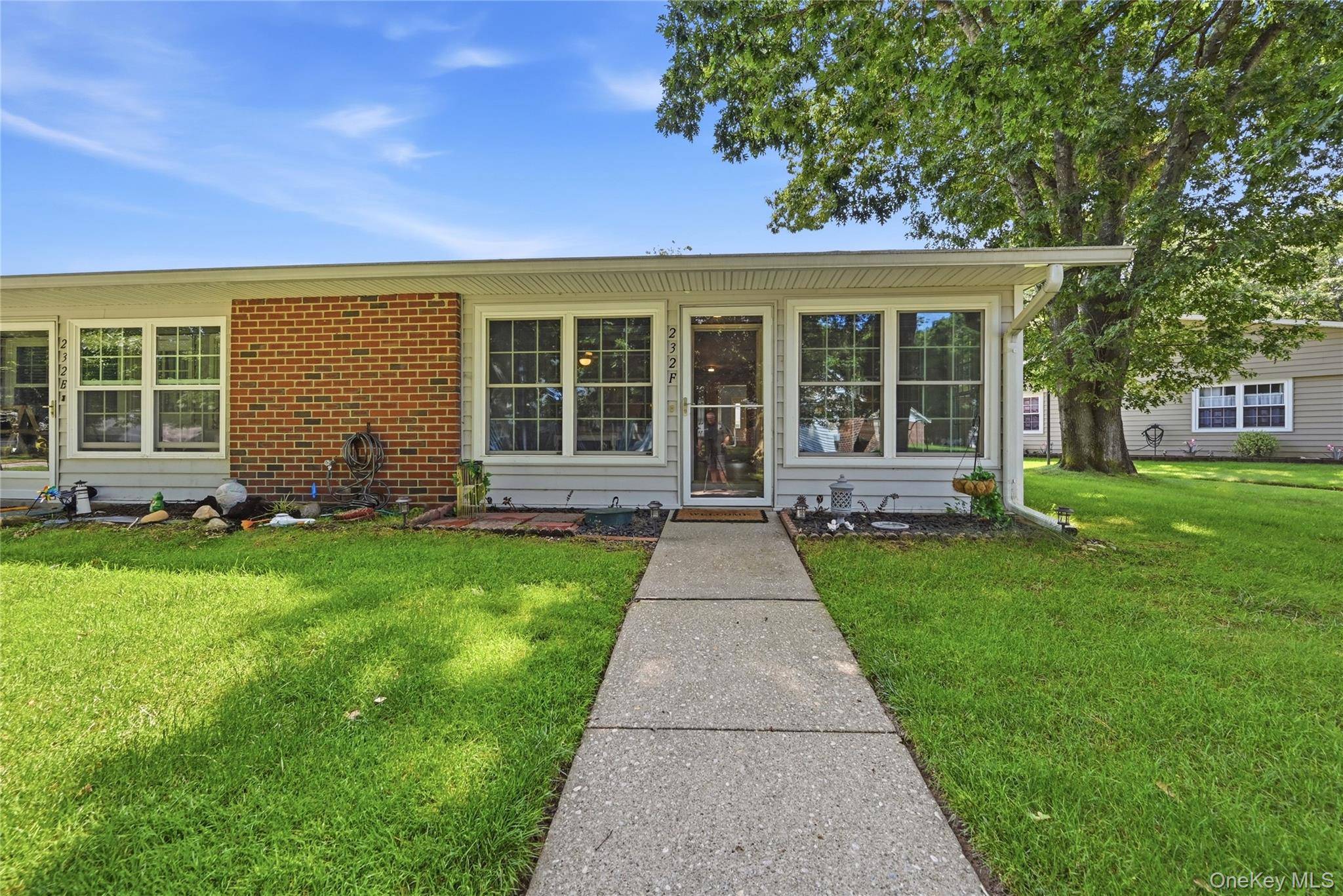 232 Blackpool CT #F, Ridge, NY 11961