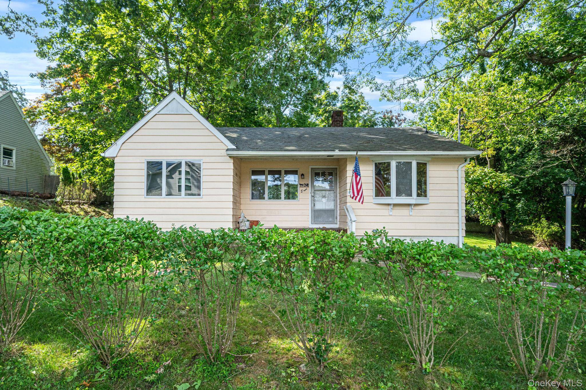 8 Triton RD, Rocky Point, NY 11778
