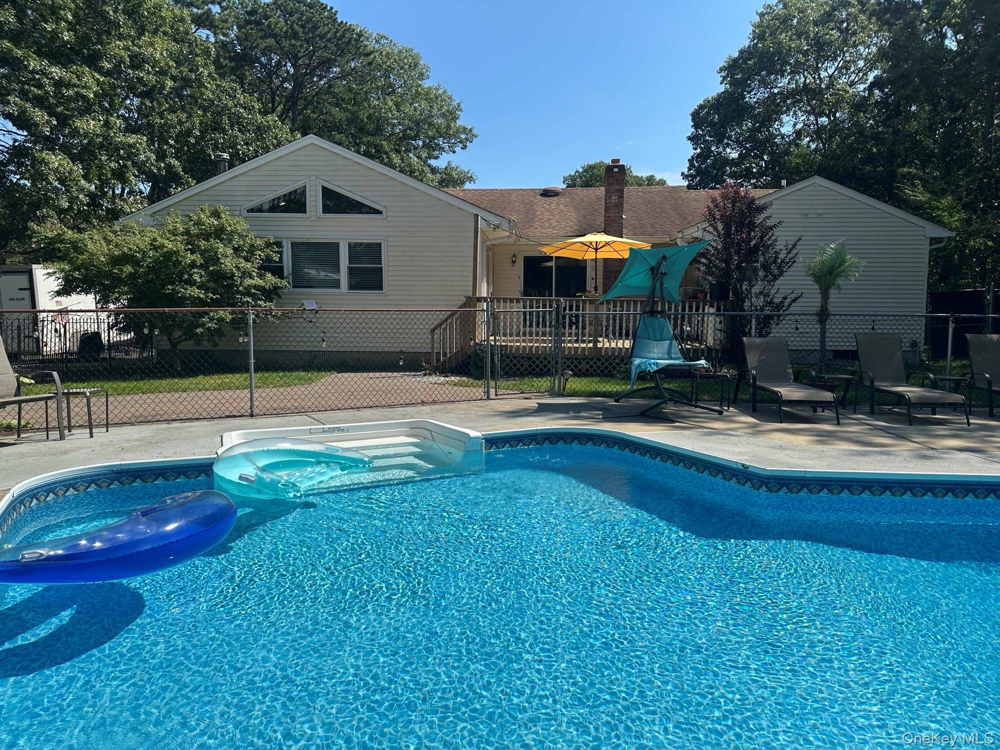 24 Evergreen DR, Manorville, NY 11949