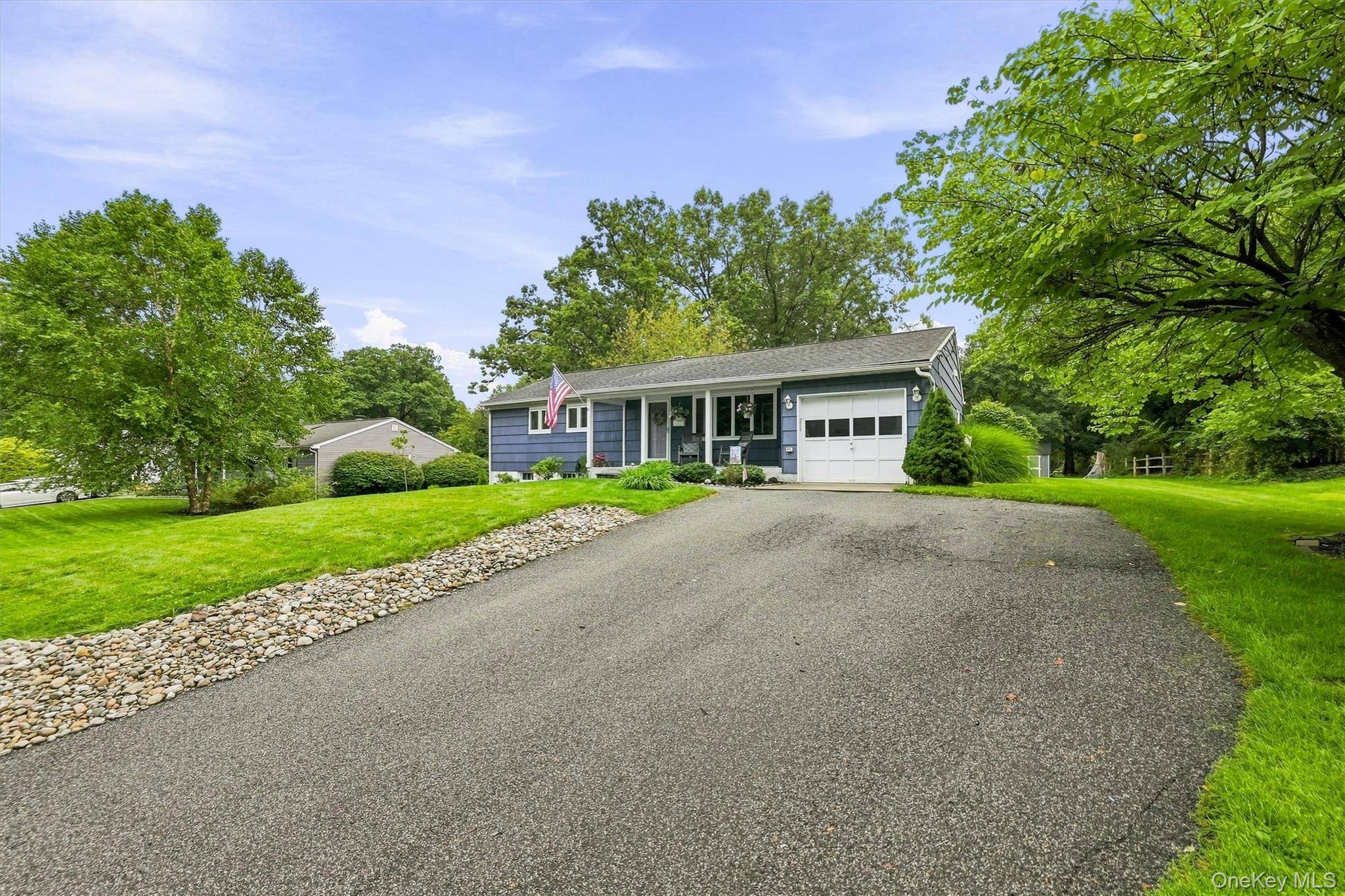 3 Richard DR, West Nyack, NY 10994