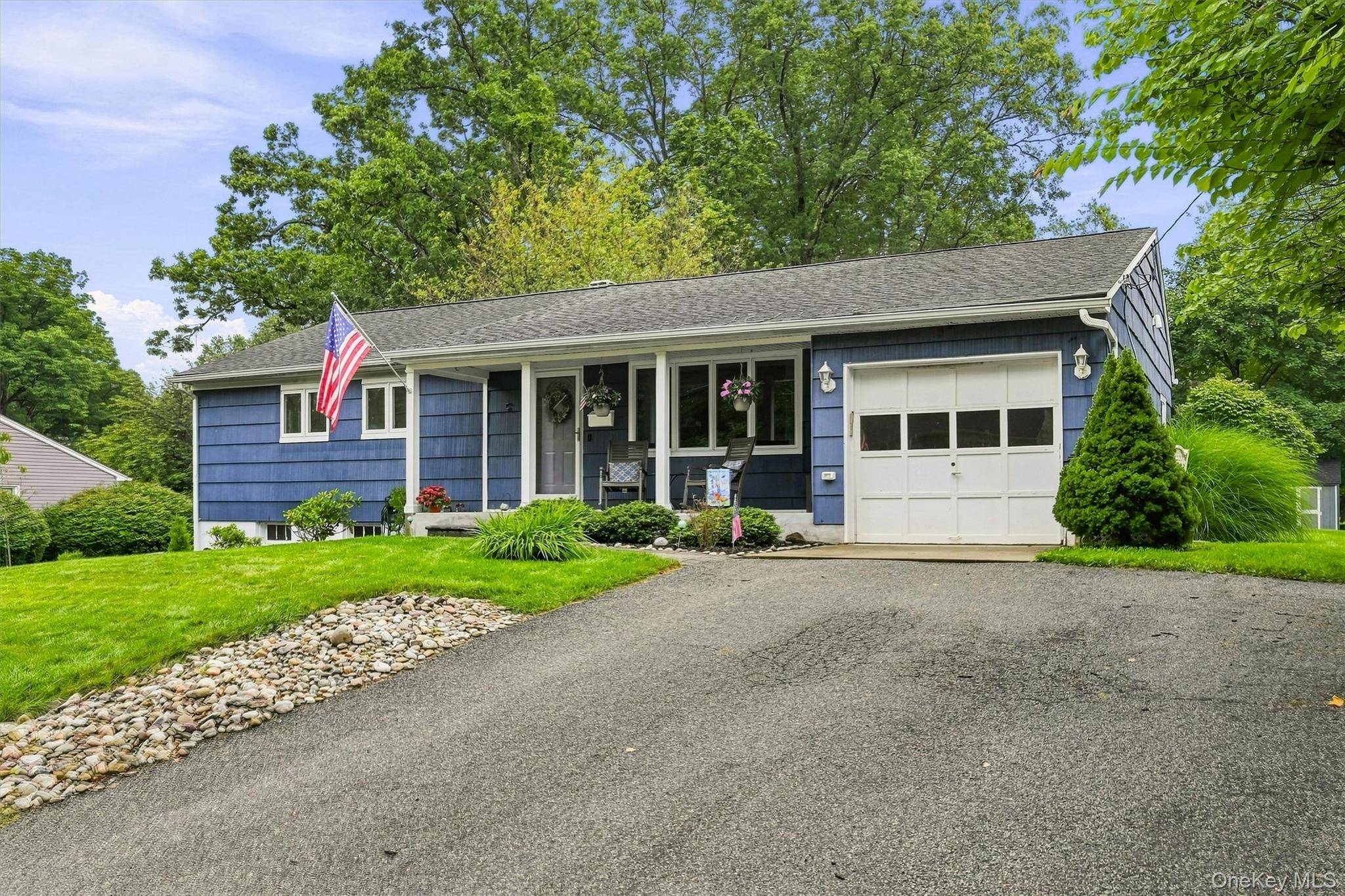 3 Richard DR, West Nyack, NY 10994