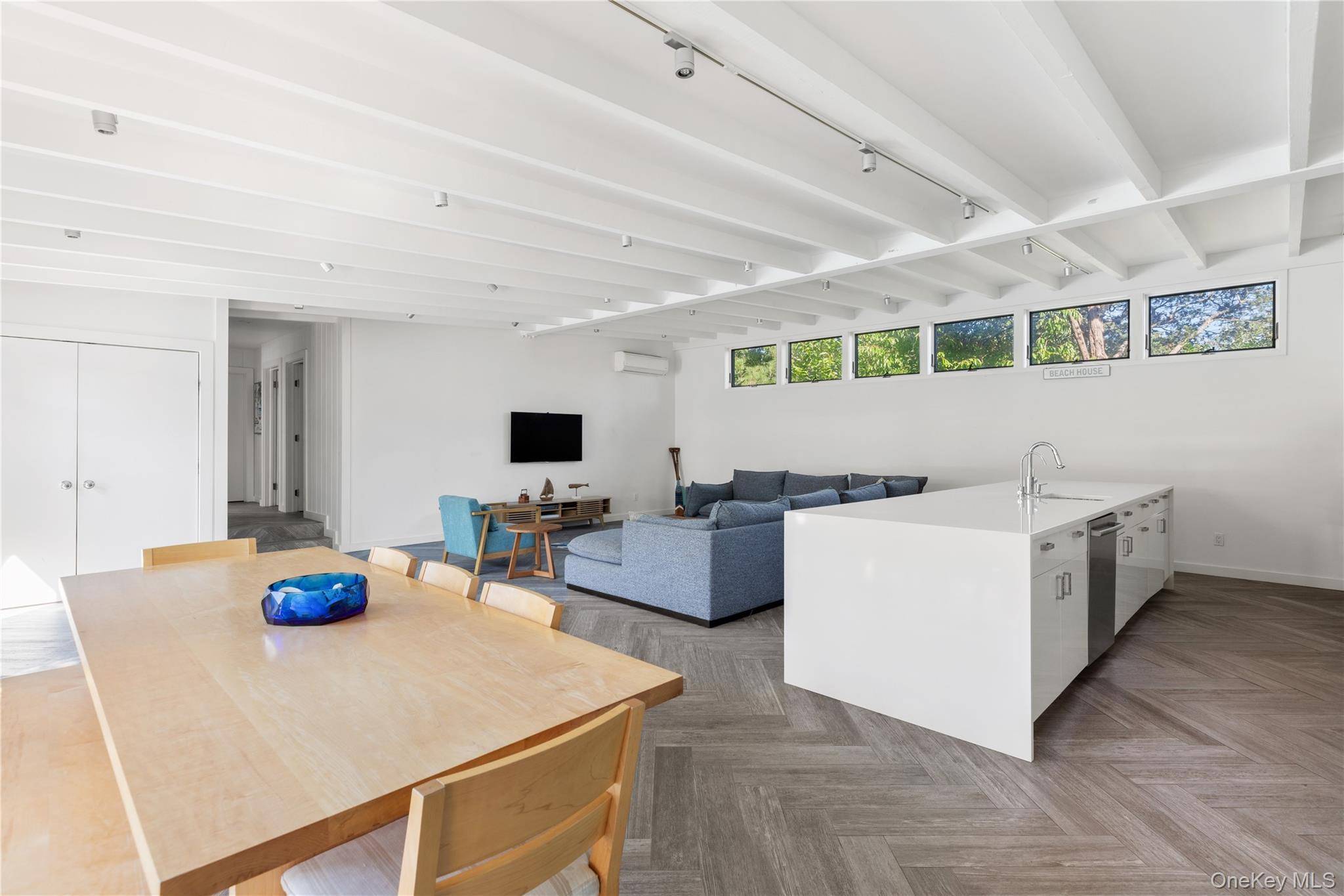 31 laurel AVE, Seaview, NY 11770