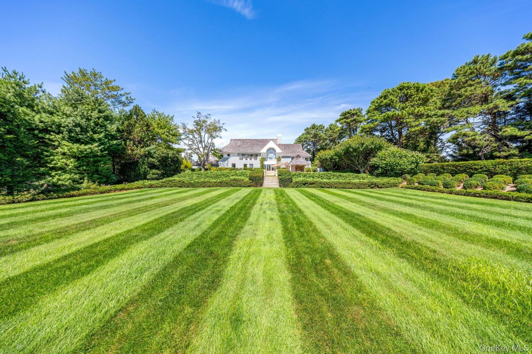 20 Hillside RD, Southampton, NY 11968