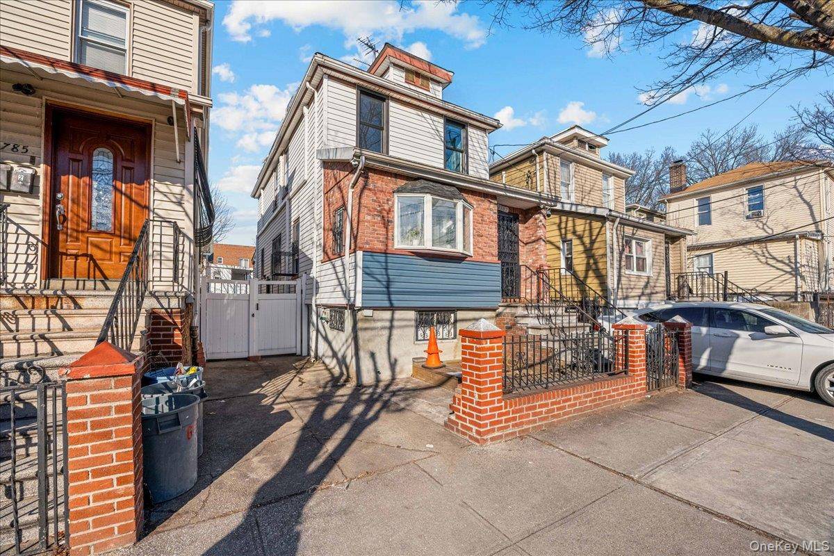 1787 Randall AVE, Bronx, NY 10473