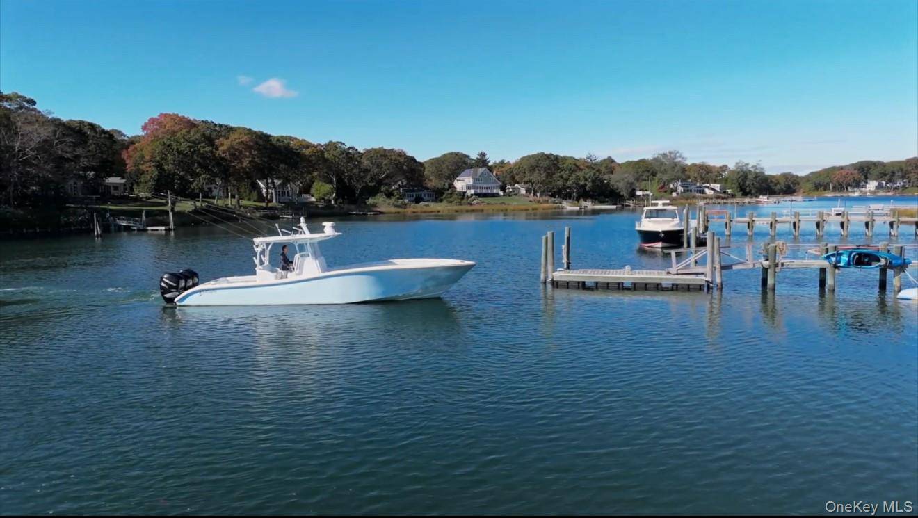 2280 Deep Hole DR, Mattituck, NY 11952