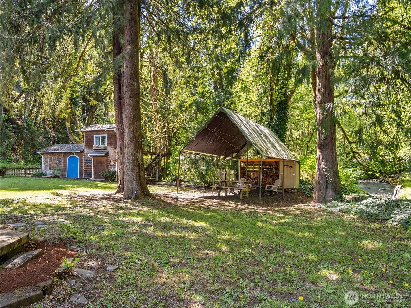 400 N Finch Creek RD, Hoodsport, WA 98548