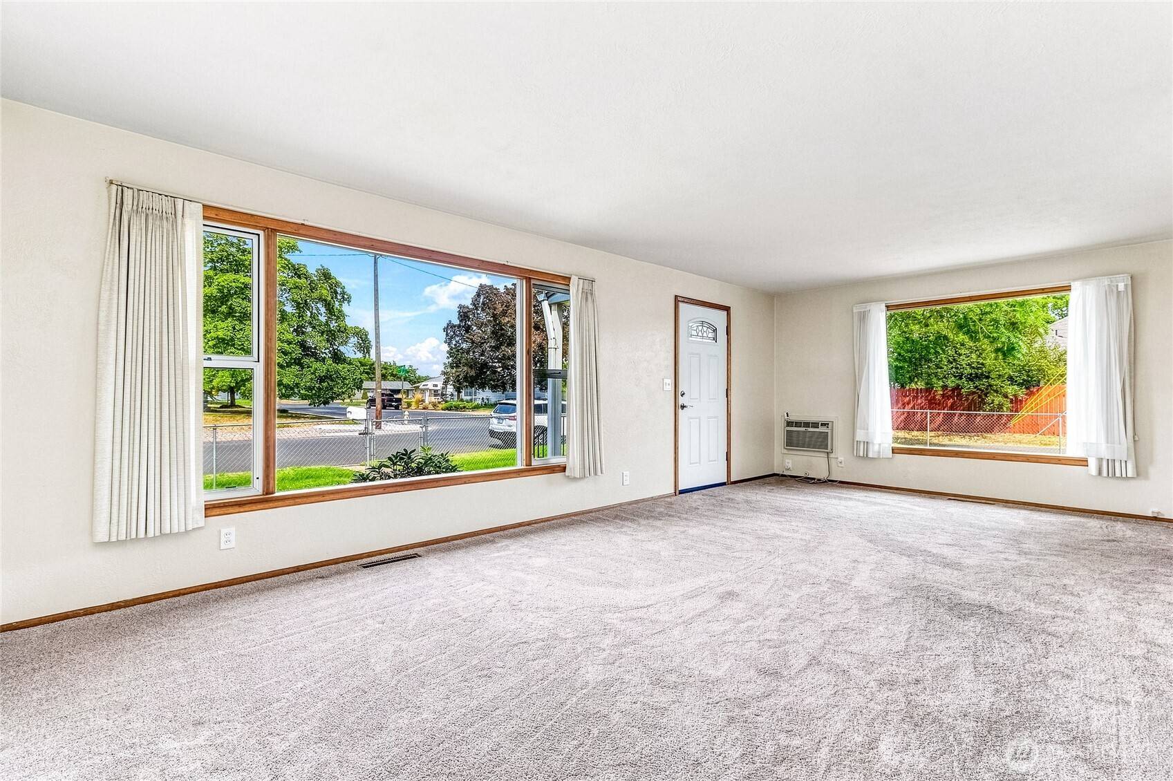 2020 J ST, Walla Walla, WA 99362