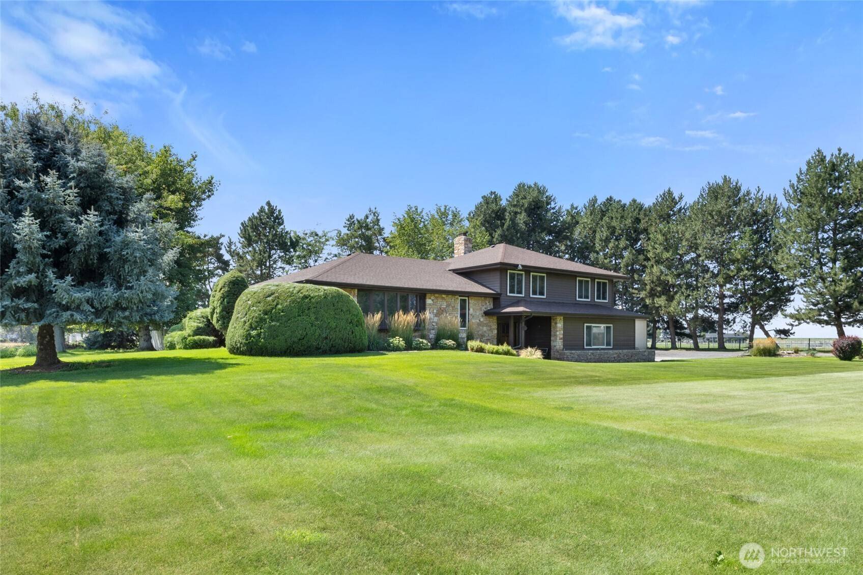 10755 SE Dune Lake LOOP, Moses Lake, WA 98837