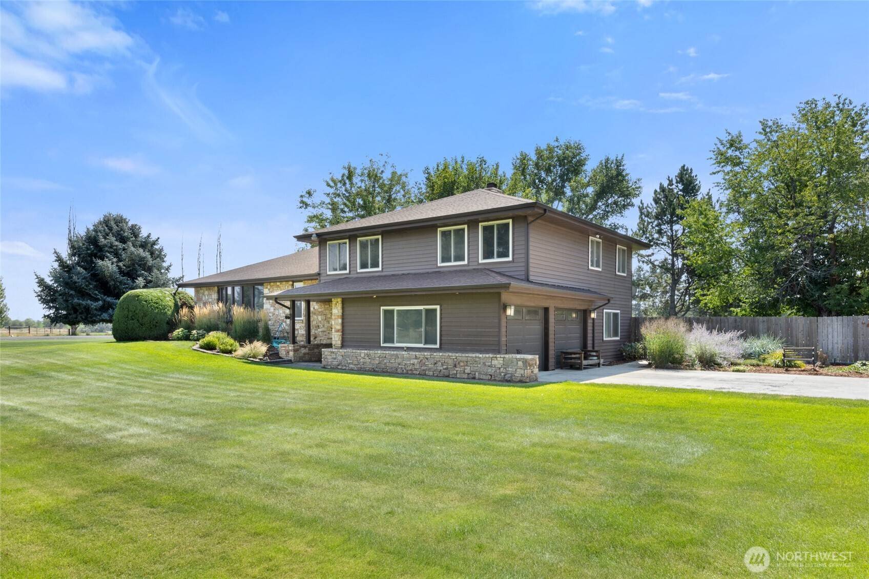 10755 SE Dune Lake LOOP, Moses Lake, WA 98837