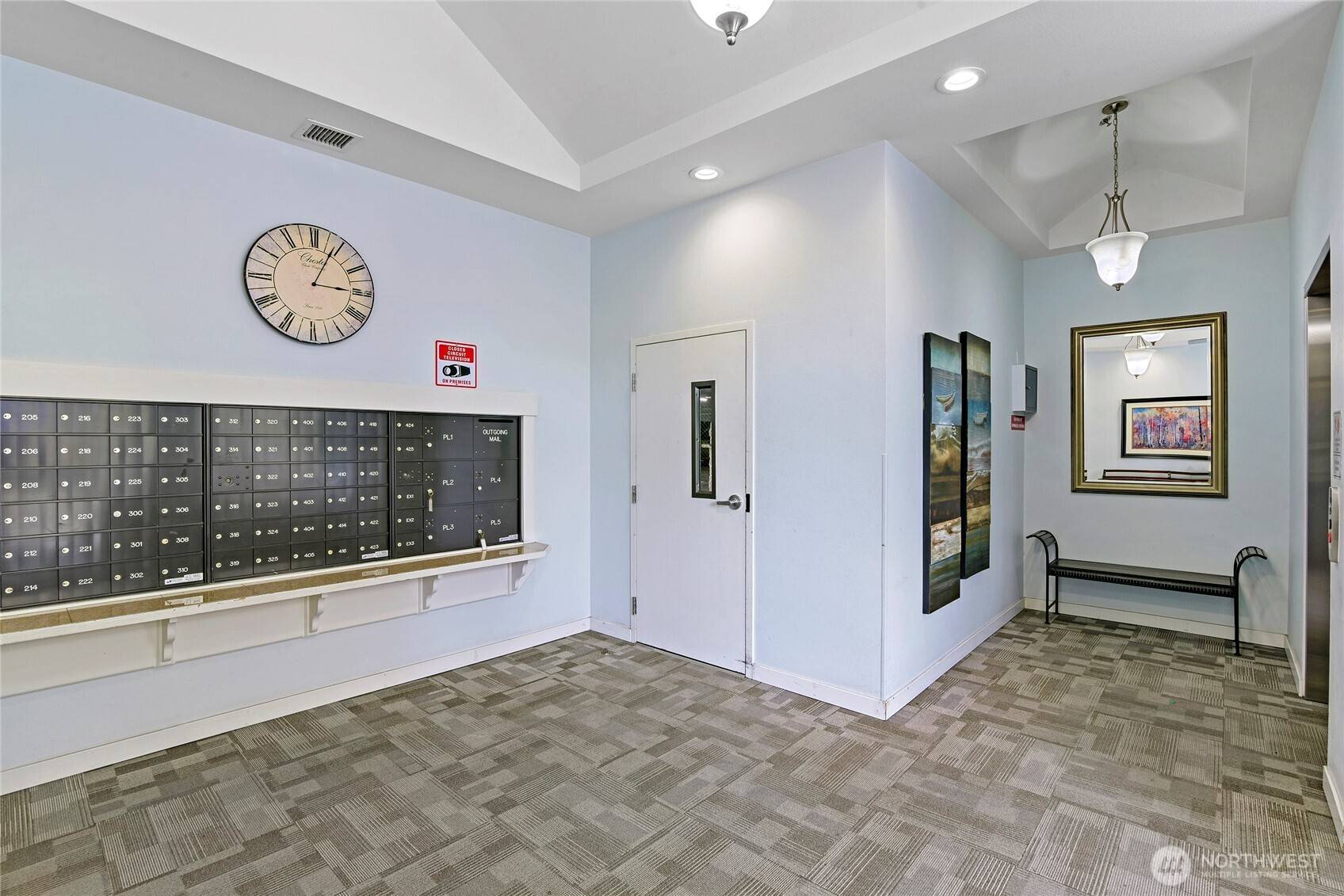 300 High School RD NE #406, Bainbridge Island, WA 98110