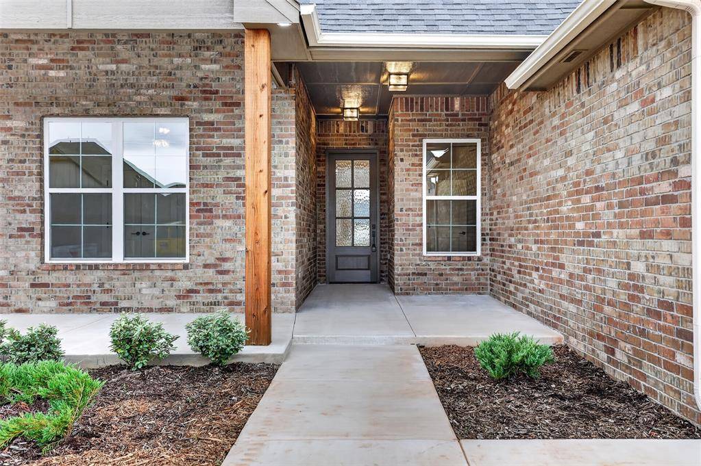 10433 SW 51st ST, Mustang, OK 73064